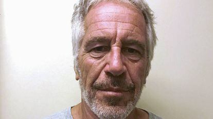 Fotografia de Jeffrey Epstein no registro de delinquentes sexuais.