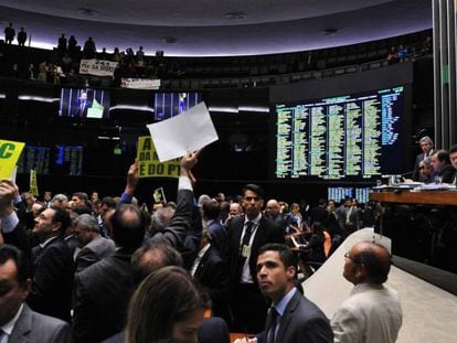 Votação em primeiro turno da PEC 241 no plenário da Câmara dos Deputados, em agosto.
