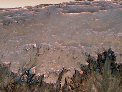 Possíveis rastros de água líquida em Marte, fotografados pela sonda ‘MRO’
