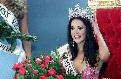 Mónica Spear ao vencer o concurso Miss Venezuela, em 2004.