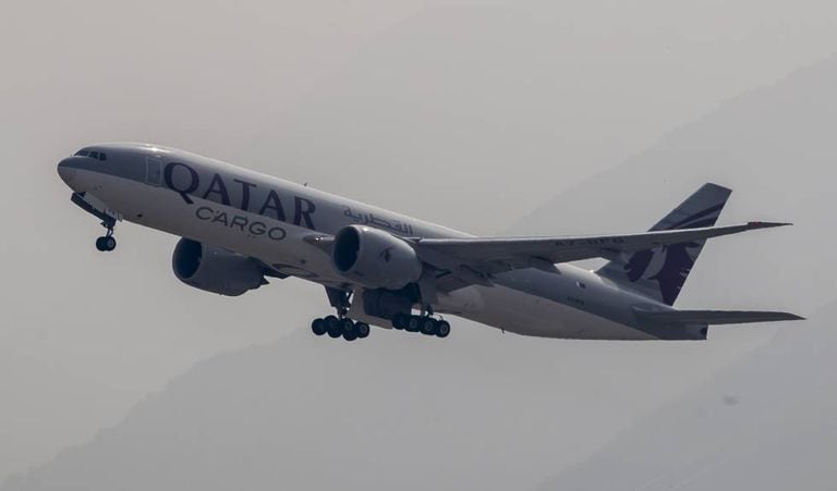 Um Boeing 777 da companhia aérea Qatar Airways Cargo.