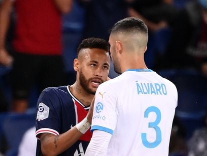 Neymar e Álvaro González se encaram no domingo, no Parc des Princes, no jogo entre PSG e Olympique de Marselha.