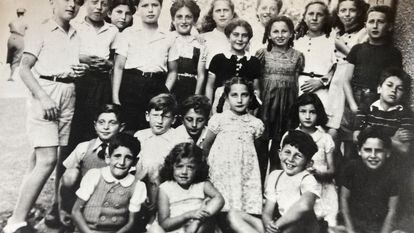 Crianças em Chambon-sur-Lignon por volta de 1943. Coleção privada.