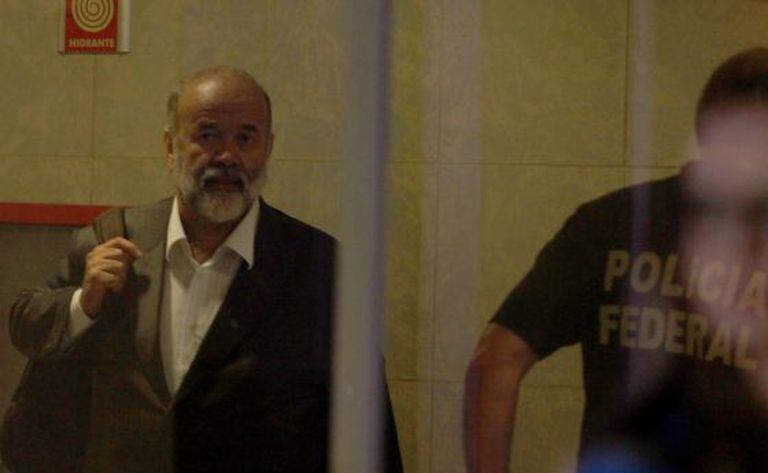 O tesoureiro do PT, João Vaccari Neto, chega à Superintendência da PF em São Paulo nesta quinta-feira.