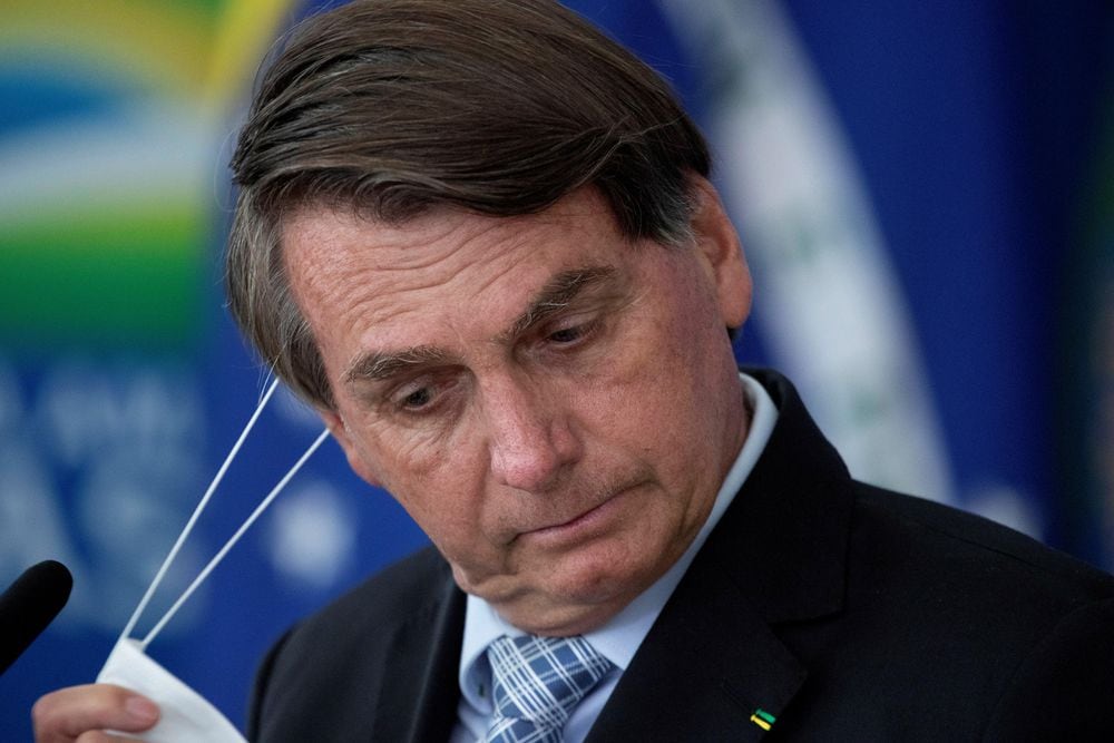 Alguém acha que se Bolsonaro perder as eleições contra Lula irá passar a faixa pacificamente?