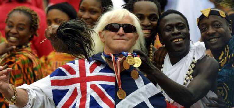 Jimmy Savile, em 2002, durante as comemorações do Jubileu de Ouro, em Londres.