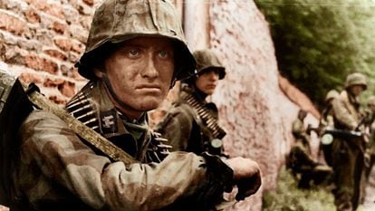 Soldados das Waffen-SS em campanha.