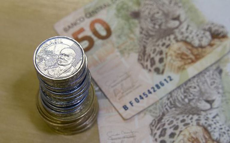 Cédulas e moedas de real