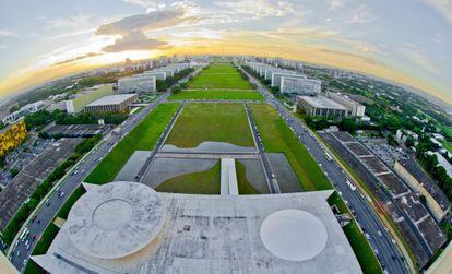 Esplanada dos Ministérios vista do alto do Congresso Nacional.