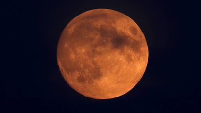 O eclipse lunar com ‘lua de sangue’ mais longo do século
