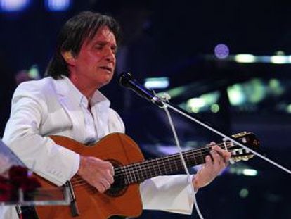 O cantor Roberto Carlos, num show de julho de 2011 no Chile.