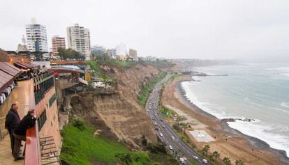Vista da Costa Verde de Lima, no Peru.