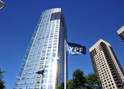 Repsol conserva uma participação de 12% na YPF.