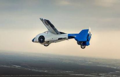 O Aeromobil é um veículo que se transforma de avião em carro. Foi projetado por uma empresa eslovaca.