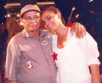 Marina e o pai, Pedro Augusto da Silva, em 2002.