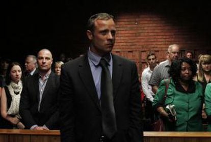 Pistorius em fevereiro de 2013 durante uma audiência judicial.