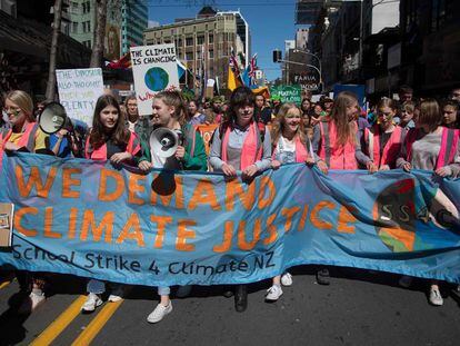 Marcha de estudantes em Wellington (Nova Zelândia), nesta sexta-feira.