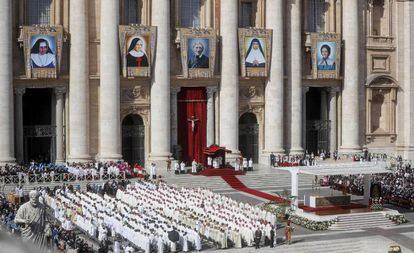 Irmã Dulce é canonizada no Vaticano.