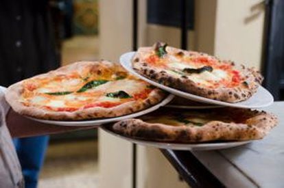Na pequena pizzaria da Osteria del Caffè Italiano, em Florença, só fazem três sabores: margherita, napolitana e marinara.