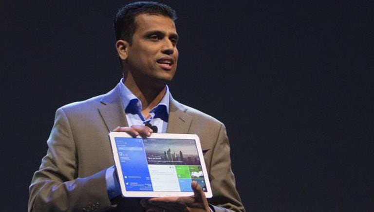 Nanda Ramachandran, vice-presidente de Samsung, apresenta o tablet de 12 polegadas.