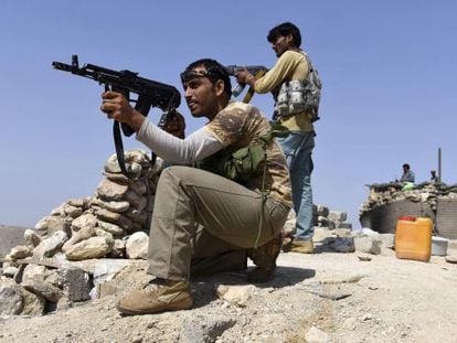 Soldados afegãos, em um ataque ao Estado Islâmico.