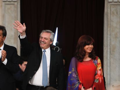 O presidente argentino, Alberto Fernández, e a vice-presidenta Cristina Fernández participam da inauguração das sessões ordinárias do Congresso, em 1º de março.