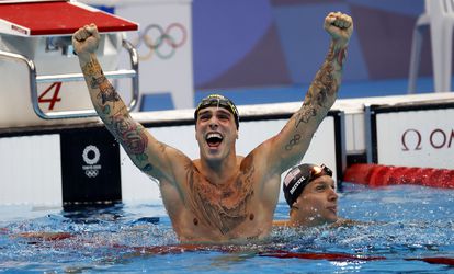 O nadador Bruno Fratus comemora após ganhar a medalha de bronze no 50m livres masculinos