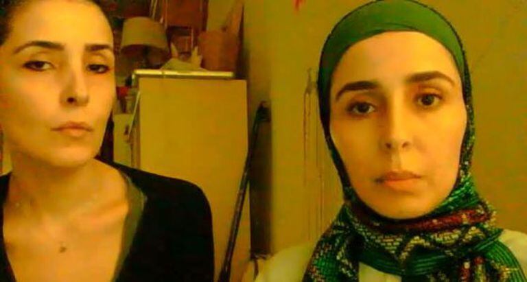 As princesas Sahar e Jawaher Bint Abdalá al Saud gravam o vídeo.