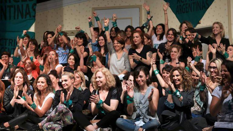 Atrizes argentinas na reunião em que tornaram pública a denúncia contra Darthés