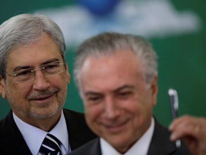 O ministro Antonio Imbassahy (PSDB) ao lado do presidente Michel Temer.