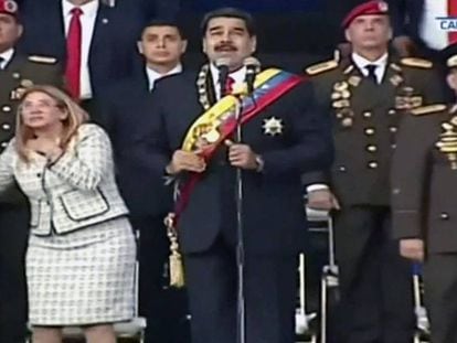 Imagem de televisão do momento da explosão durante discurso de Maduro, neste sábado, 4.