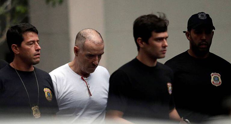 Eike Batista, sem diploma universitário, não tem direito a prisão especial.