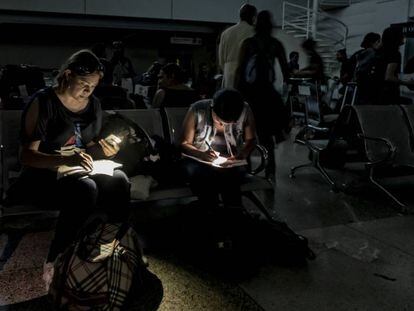 A sala de espera do aeroporto Caracas