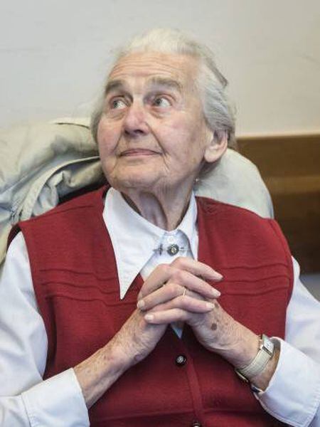 A negacionista alemã Ursula Haverbeck, em um tribunal de Detmold, na Alemanha, em novembro