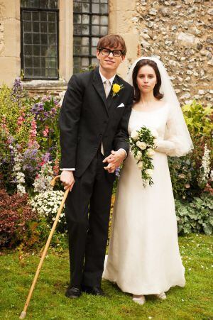 Eddie Redmayne (Stephen Hawking) e Felicity Jones (Jane) em cena de 'A Teoria de Tudo'.