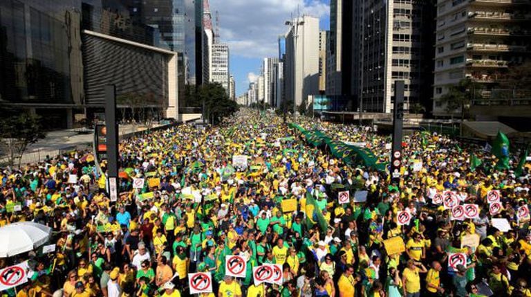 Resultado de imagem para manifestações brasileiras recentes