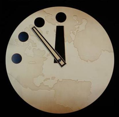 O Relógio do Apocalipse é um relógio simbólico mantido desde 1947 pela Universidade de Chicago. Quanto mais se aproxima de meia-noite, maiores são as ameaças globais.