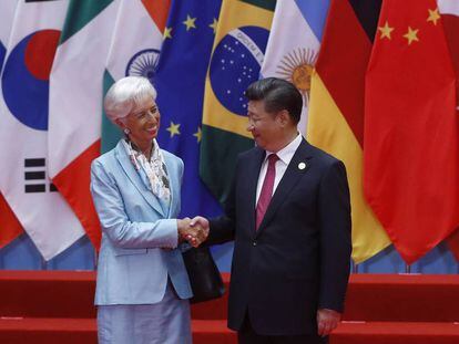 Lagarde, diretora-gerente do FMI, com o presidente Xi, nesta segunda-feira