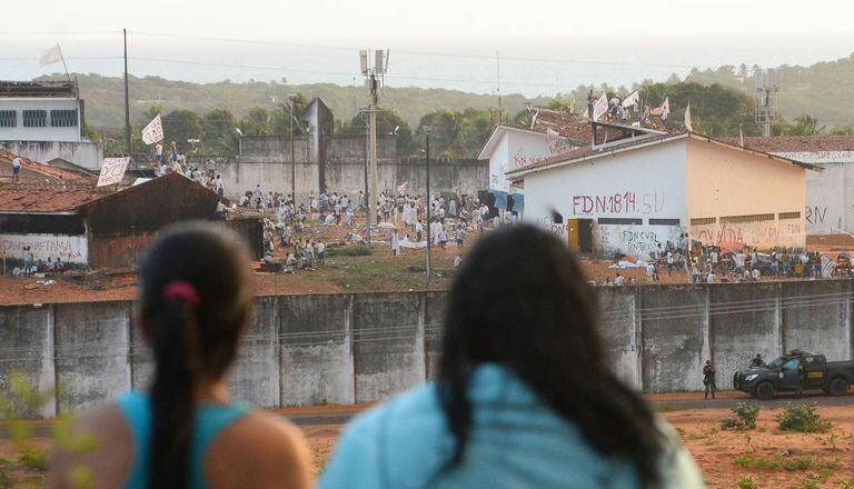 Parentes dos detidos em Alcaçuz, no dia 18.