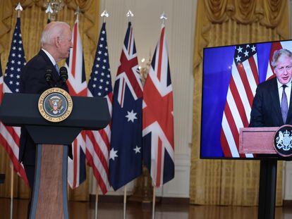 Joe Biden e Boris Johnson anunciam a iniciativa estratégica conjunta com a Austrália nesta quarta-feira.