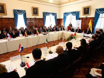 Os representantes de países da América Latina na reunião regional realizada no Equador