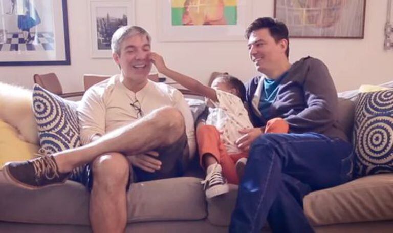 Casal homossexual em propaganda da Gol.
