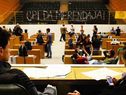 Estudantes travam guerra de resistência na Assembleia para garantir CPI da merenda
