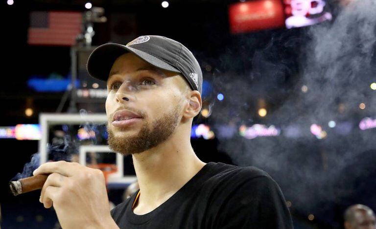 Curry, depois de ganhar o campeonato.