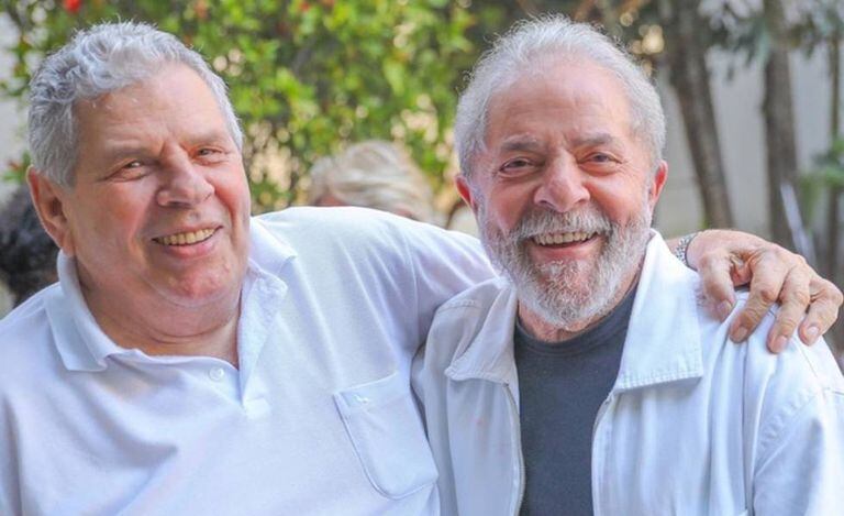 Lula e o irmão Vavá, morto nesta terça.