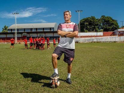 Reginaldo Fino atualmente coordena as categorias de base do Linense.