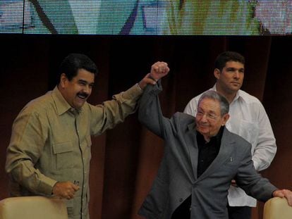 Nicolás Maduro e Raúl Castro em Havana, em dezembro.