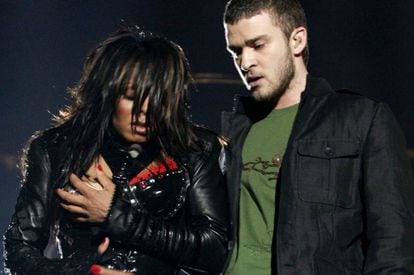 Janet Jackson e Justin Timberlake durante a apresentação musical no intervalo do Super Bowl 2004. Cordon Press