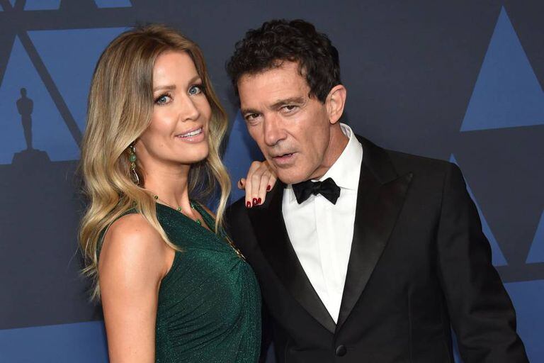 Ator Antonio Banderas e Nicole Kimpel em premiação em Hollywood.