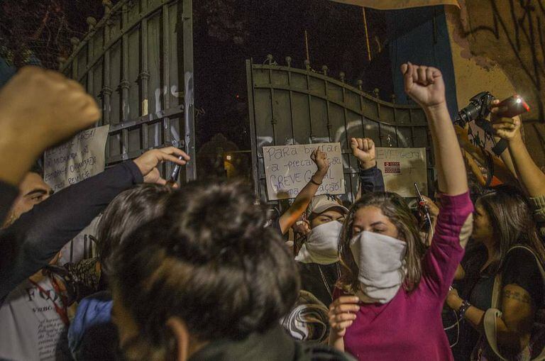 Alunos desocupam escola Caetano de Campos no último dia 12.